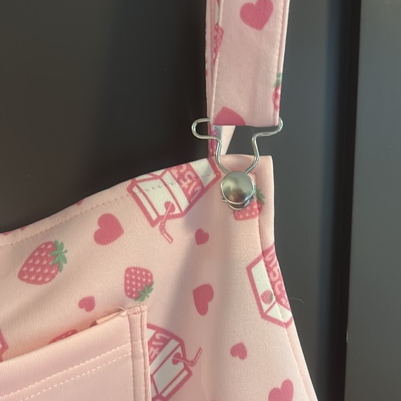 Hot Topic Sweet Society Strawberry Milk Shortalls | 5X | Pink - Picture 4 of 5